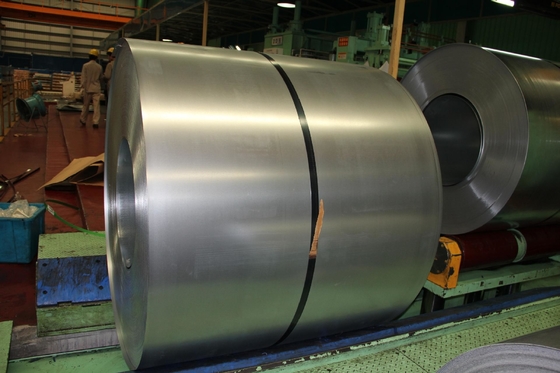 AISI JIS ASTM Q235 Q215 Q345 Kelas Galvanized Steel Coil Cold Rolled / Hot Rolled
