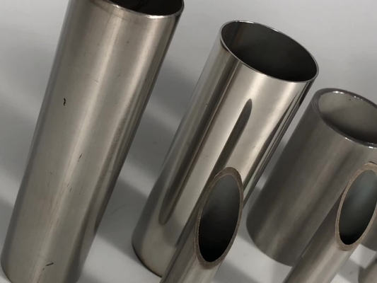 0.3-3mm Ketebalan Ss 201 304 316 Pipa stainless steel yang dilas / tanpa jahitan bulat / persegi